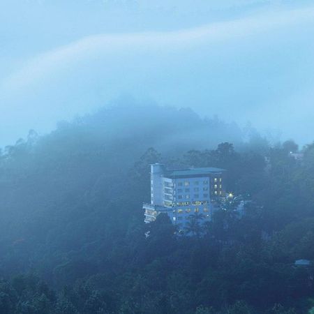 Gokulam Park Munnar Hotel Exterior photo