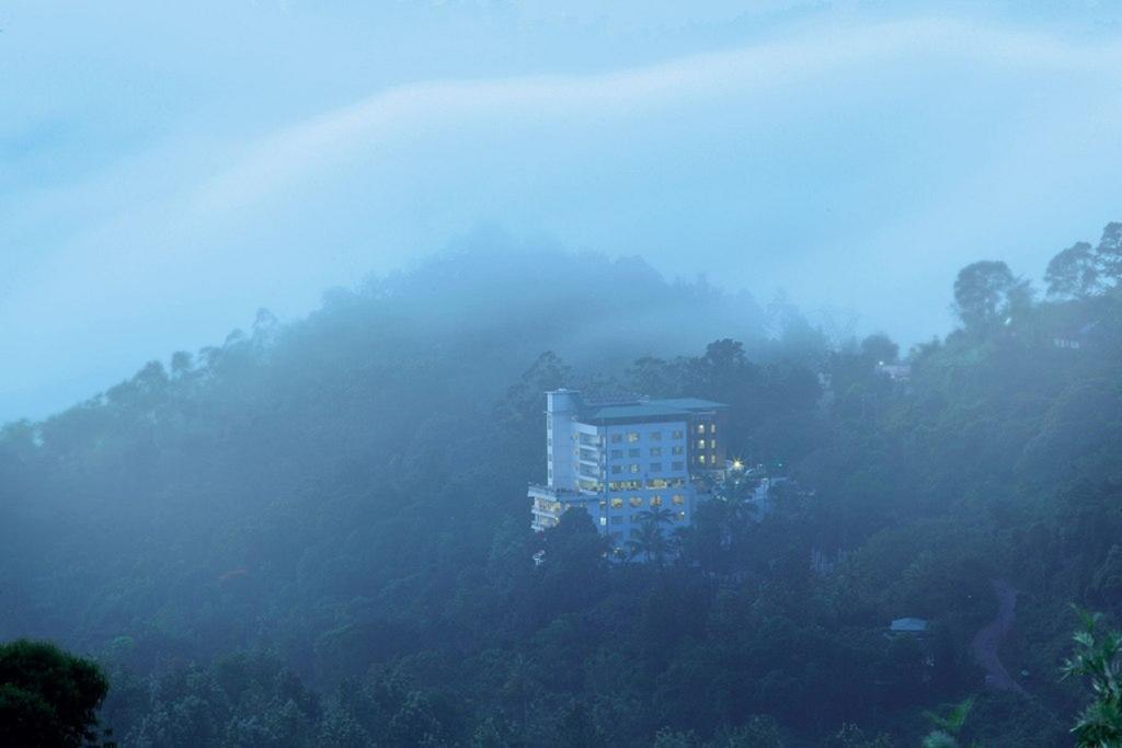 Gokulam Park Munnar Hotel Exterior photo