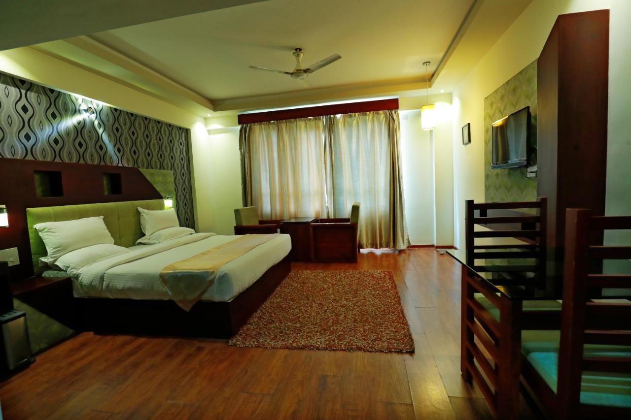 Gokulam Park Munnar Hotel Exterior photo