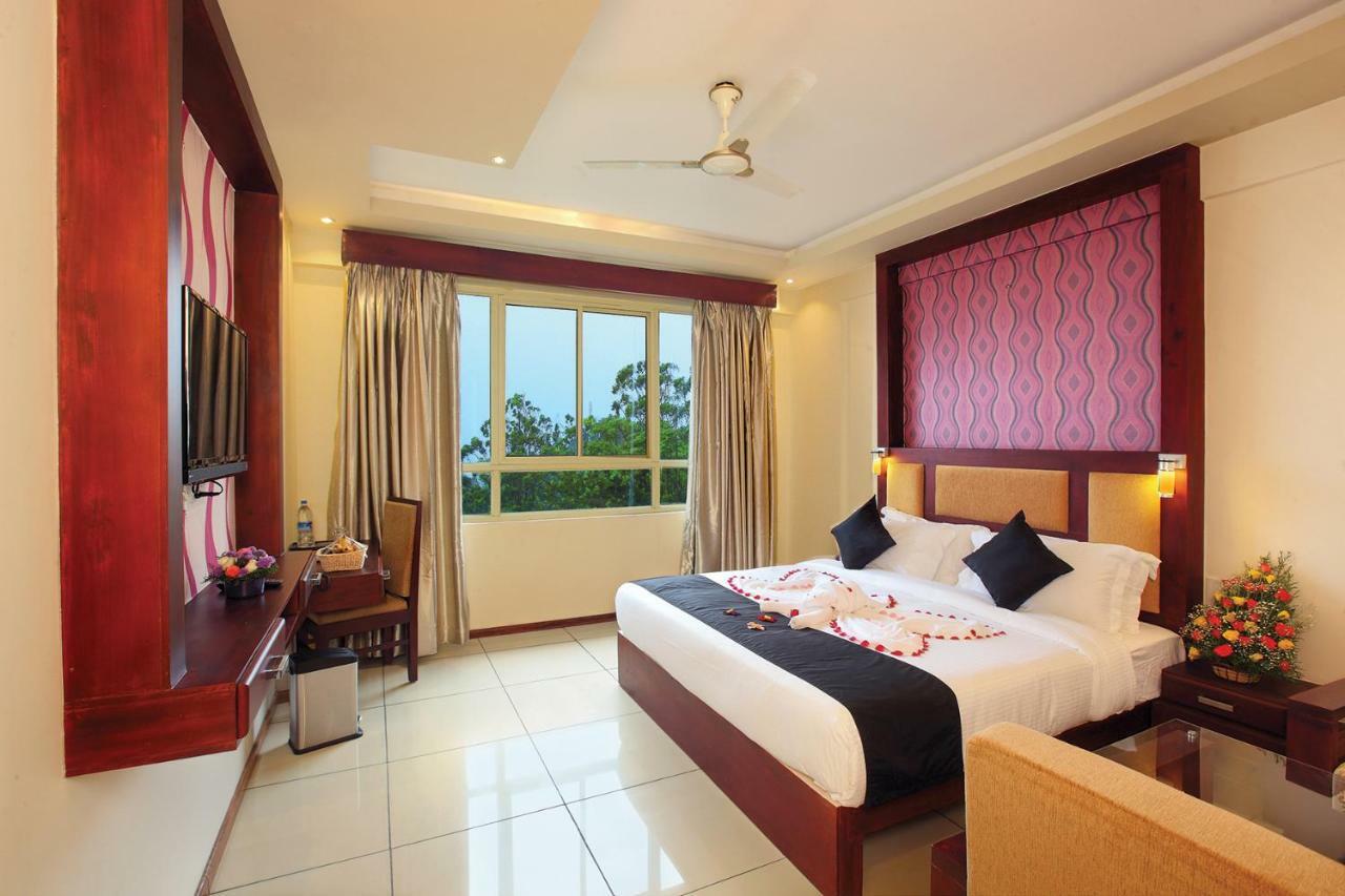 Gokulam Park Munnar Hotel Exterior photo